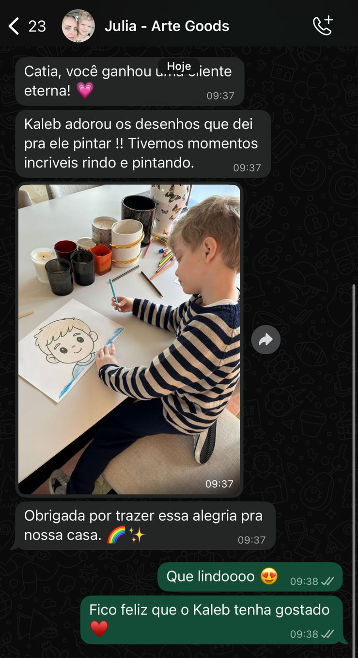 Captura de tela de WhatsApp com depoimento de Julia e foto de criança colorindo